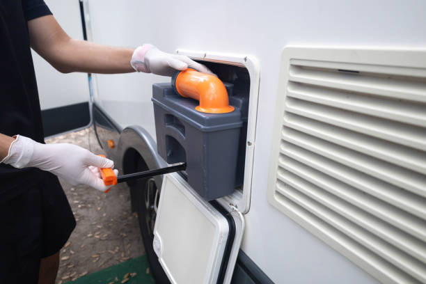 Porta potty delivery and setup in Solon, OH